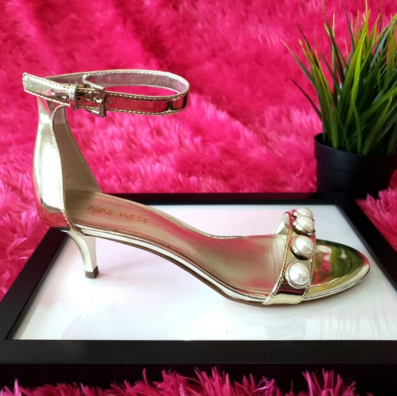 WOMEN'S HEELS - Picture 4 of 6